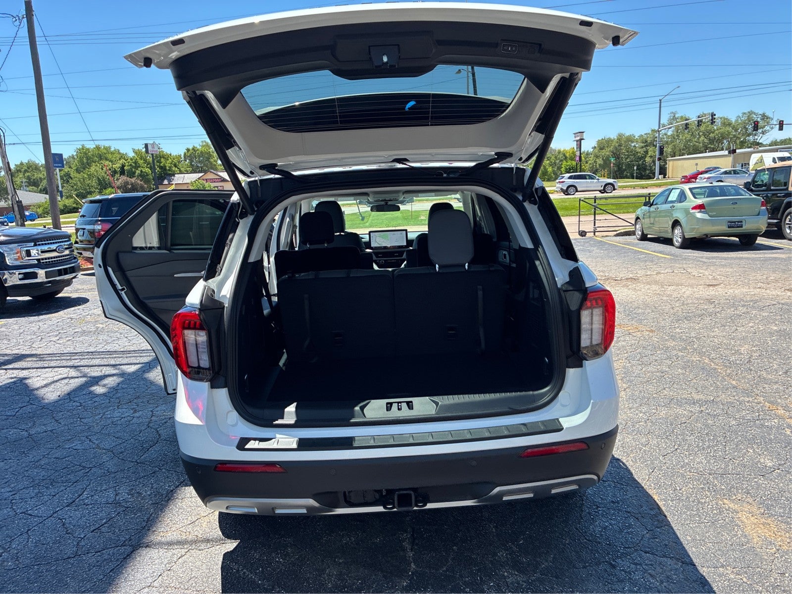 2026 Ford Explorer Active w/200A Pkg