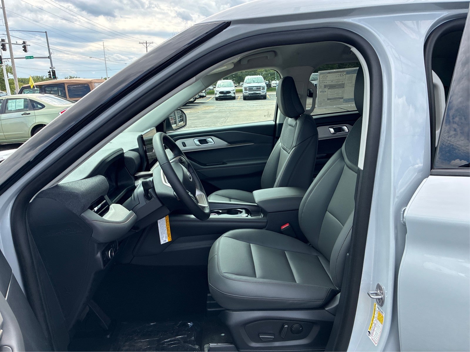 2026 Ford Explorer Active w/200A Pkg