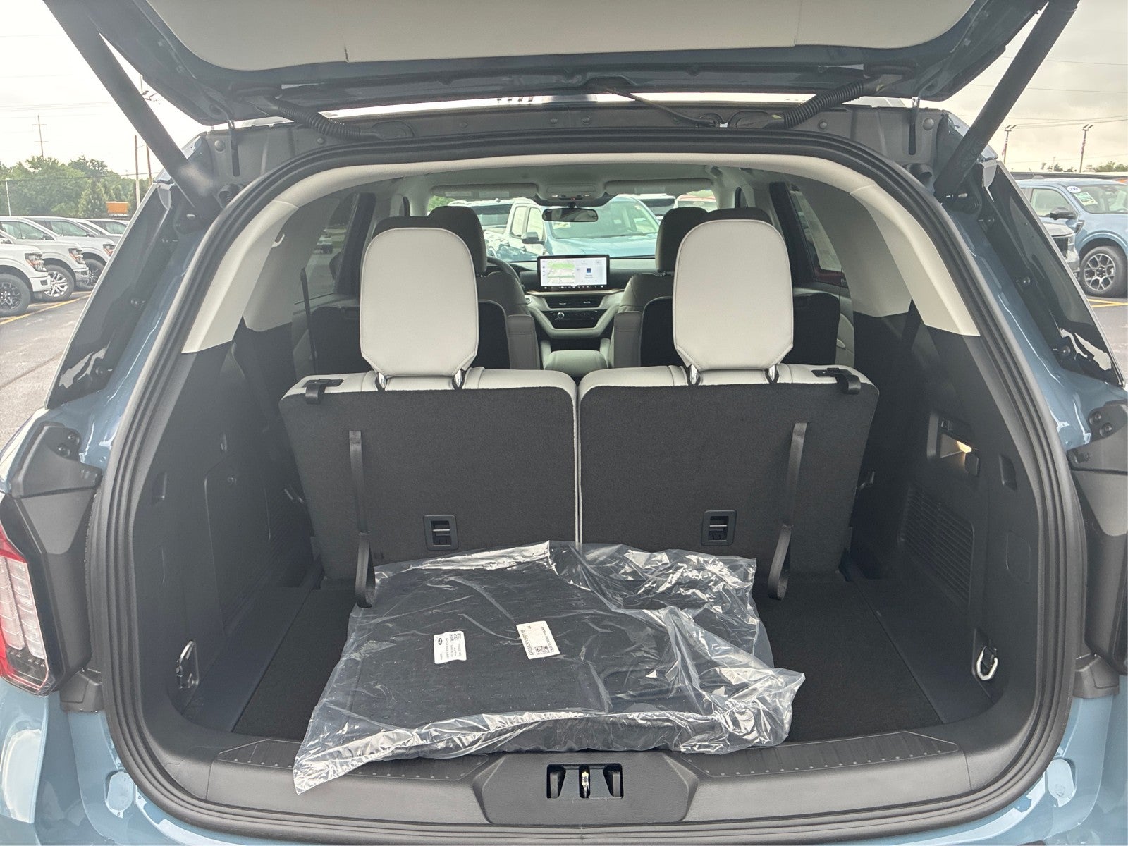 2026 Ford Explorer Active w/200A Pkg