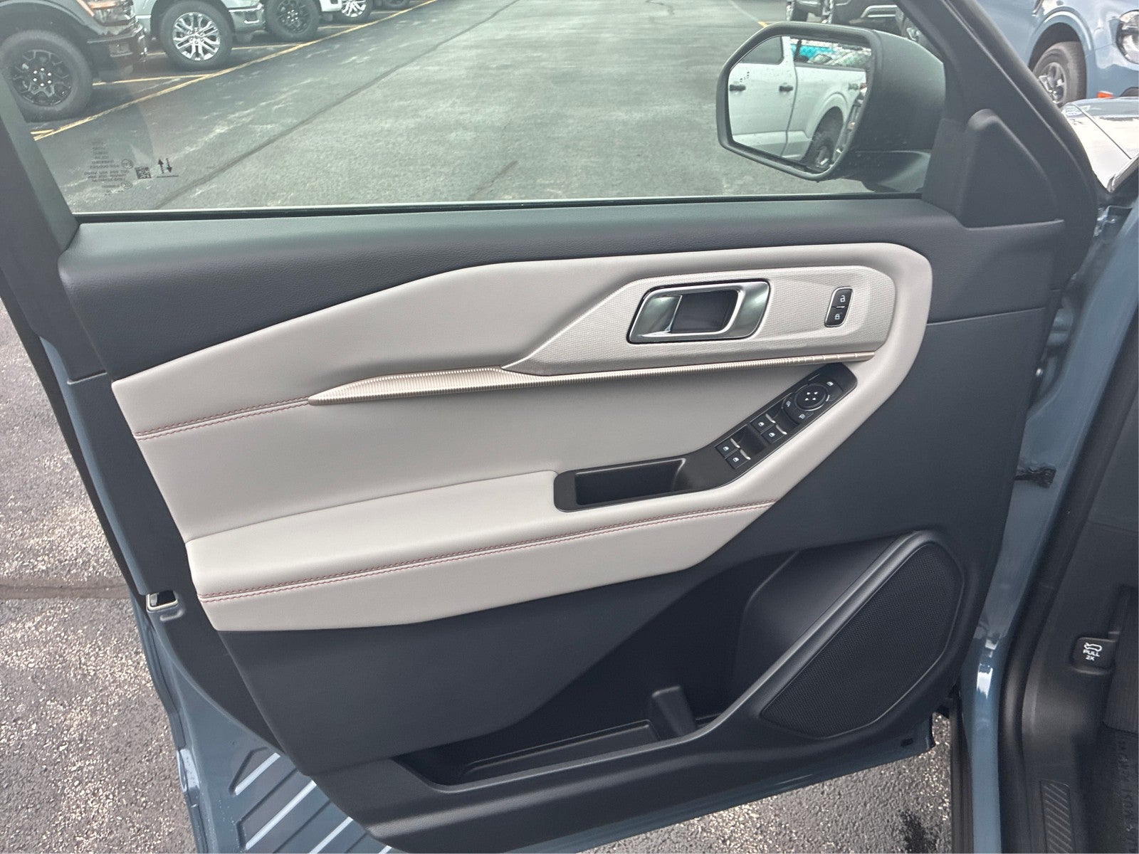 2026 Ford Explorer Active w/200A Pkg