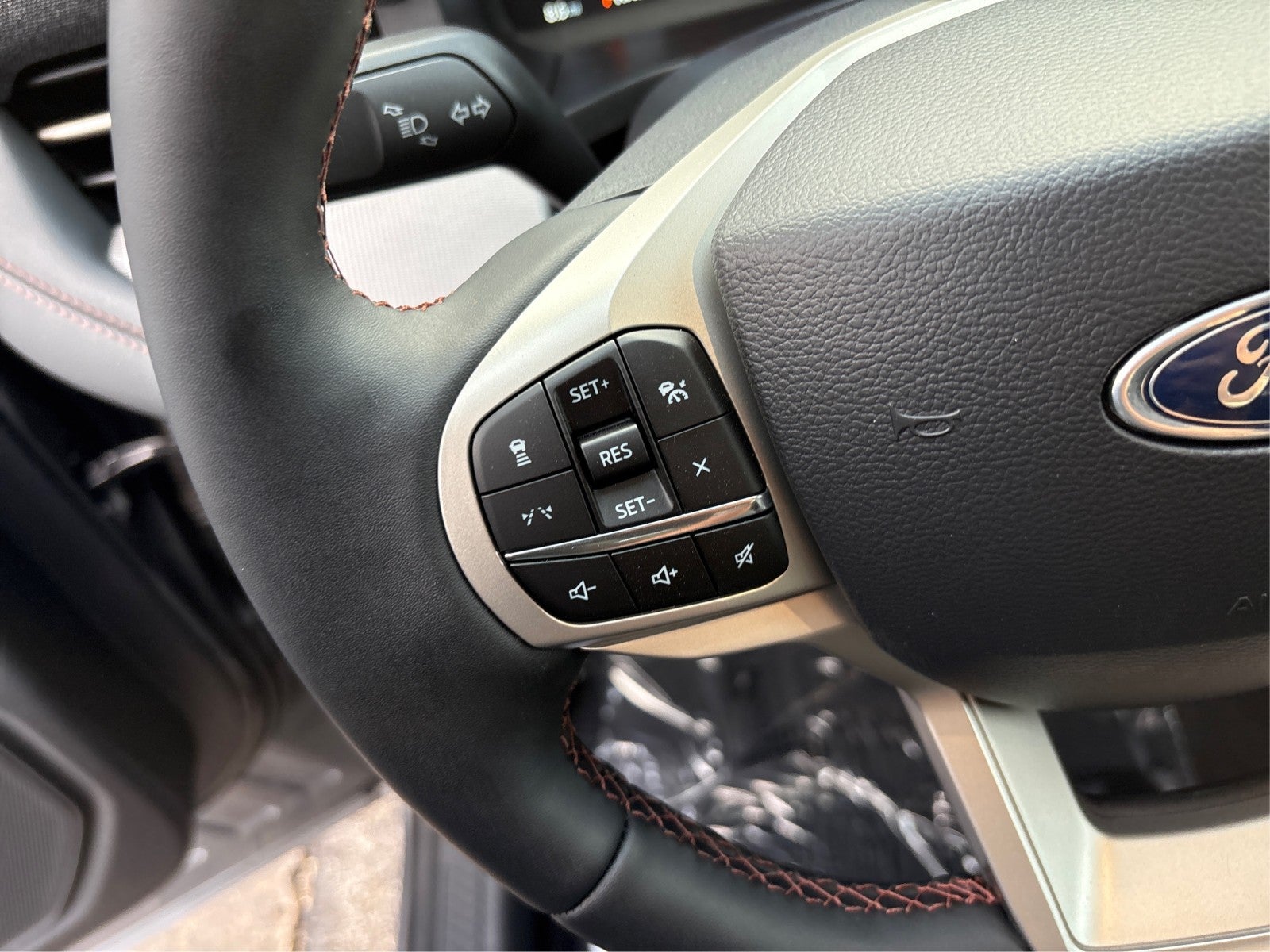 2026 Ford Explorer Active w/200A Pkg