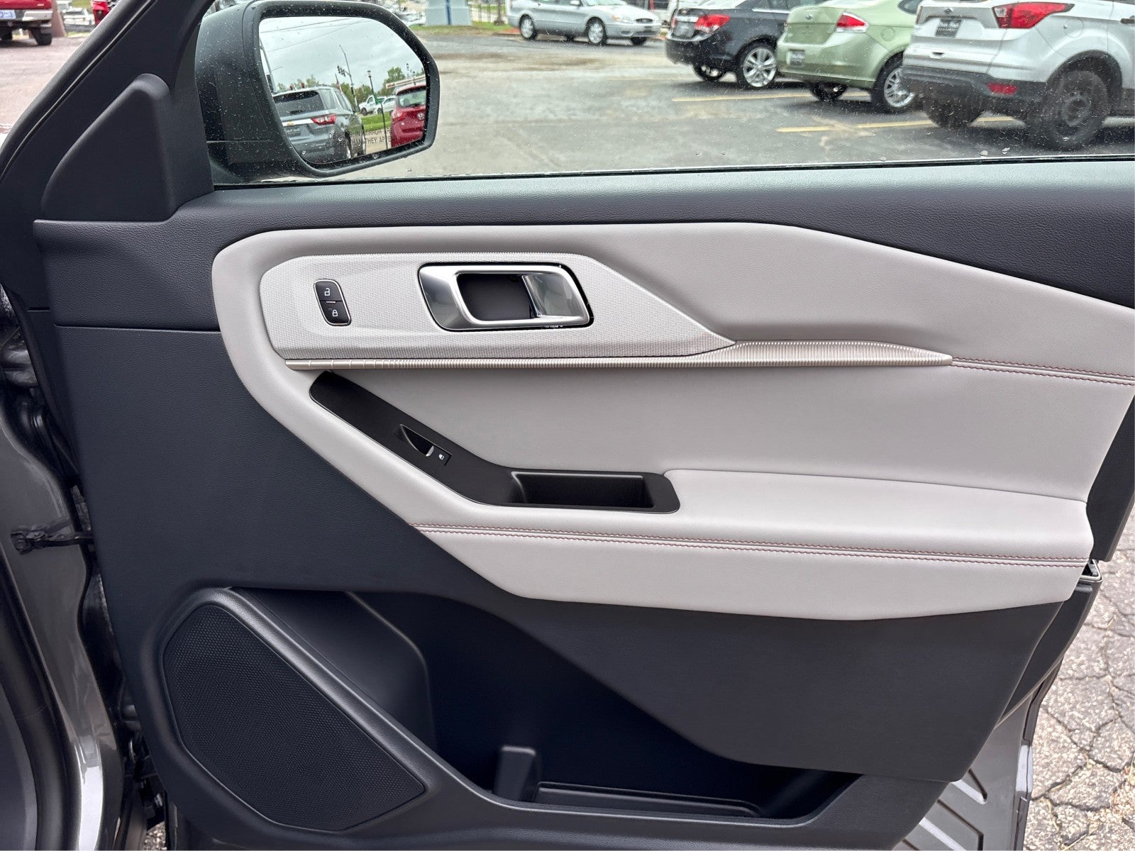 2026 Ford Explorer Active w/200A Pkg