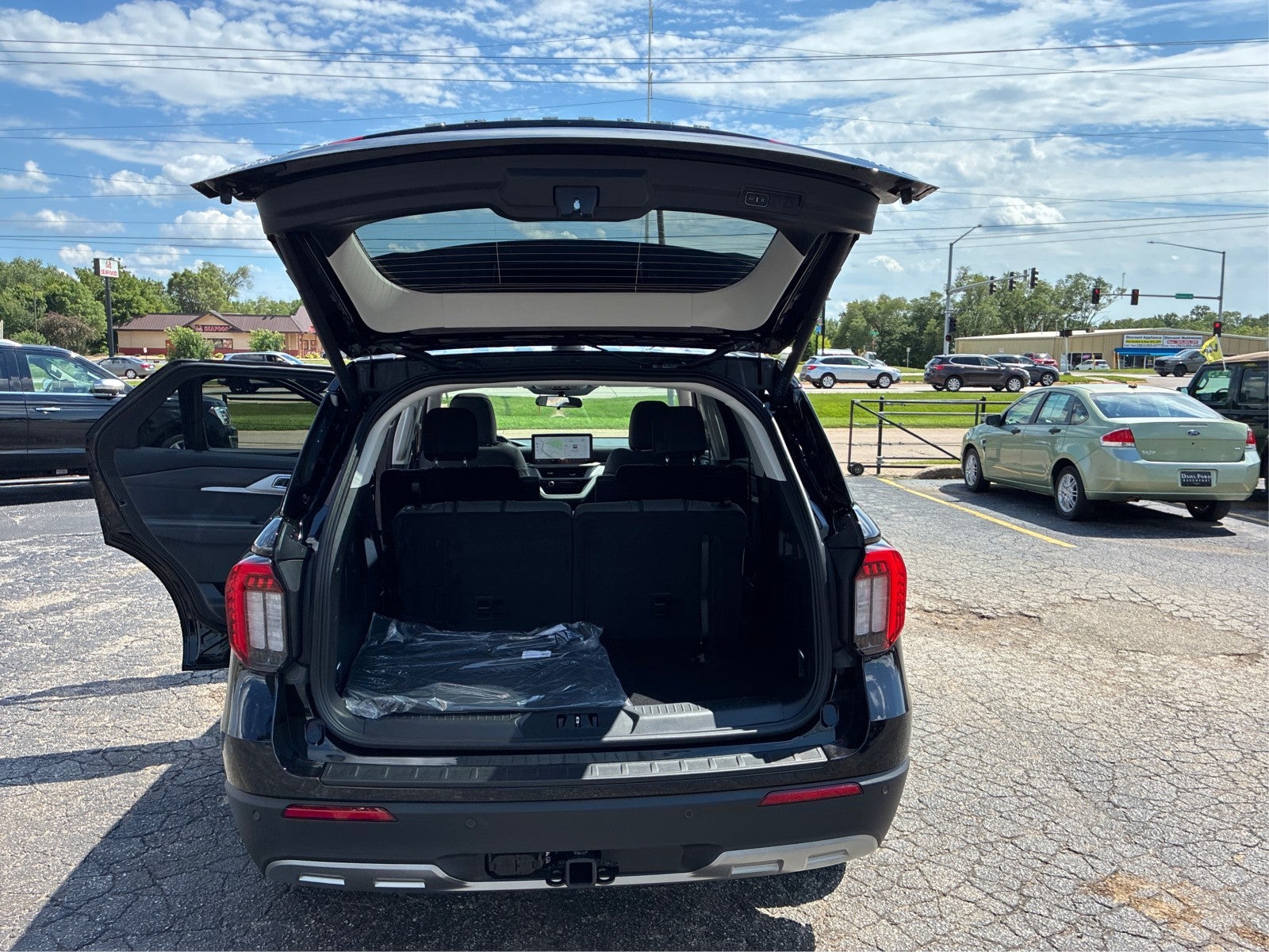 2026 Ford Explorer Active w/200A Pkg