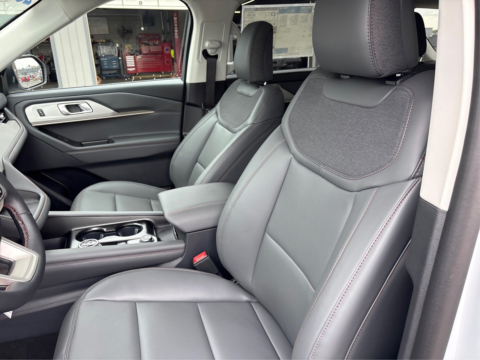 2026 Ford Explorer Active w/200A Pkg