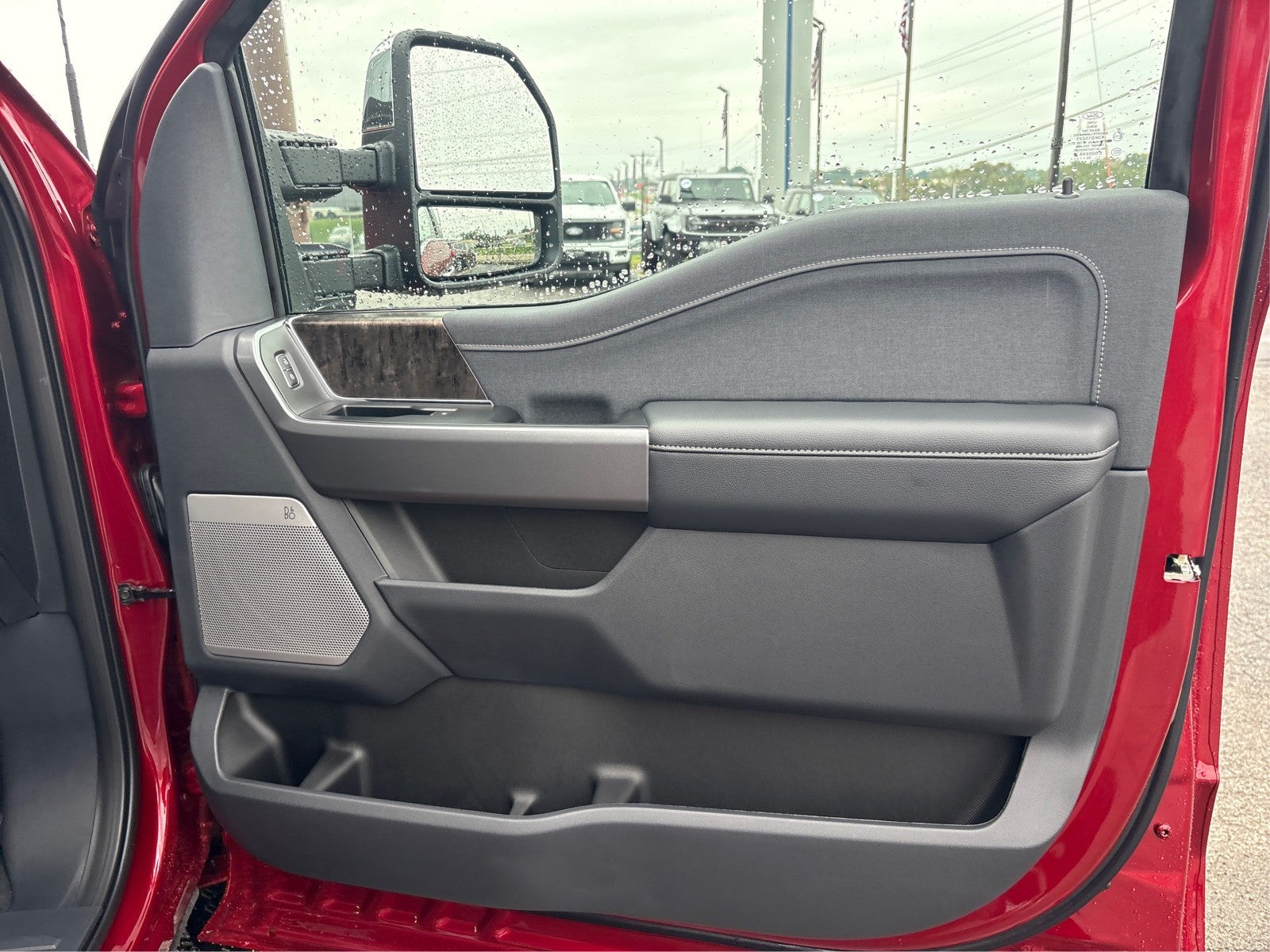 2027 Ford Super Duty F-250 SRW LARIAT