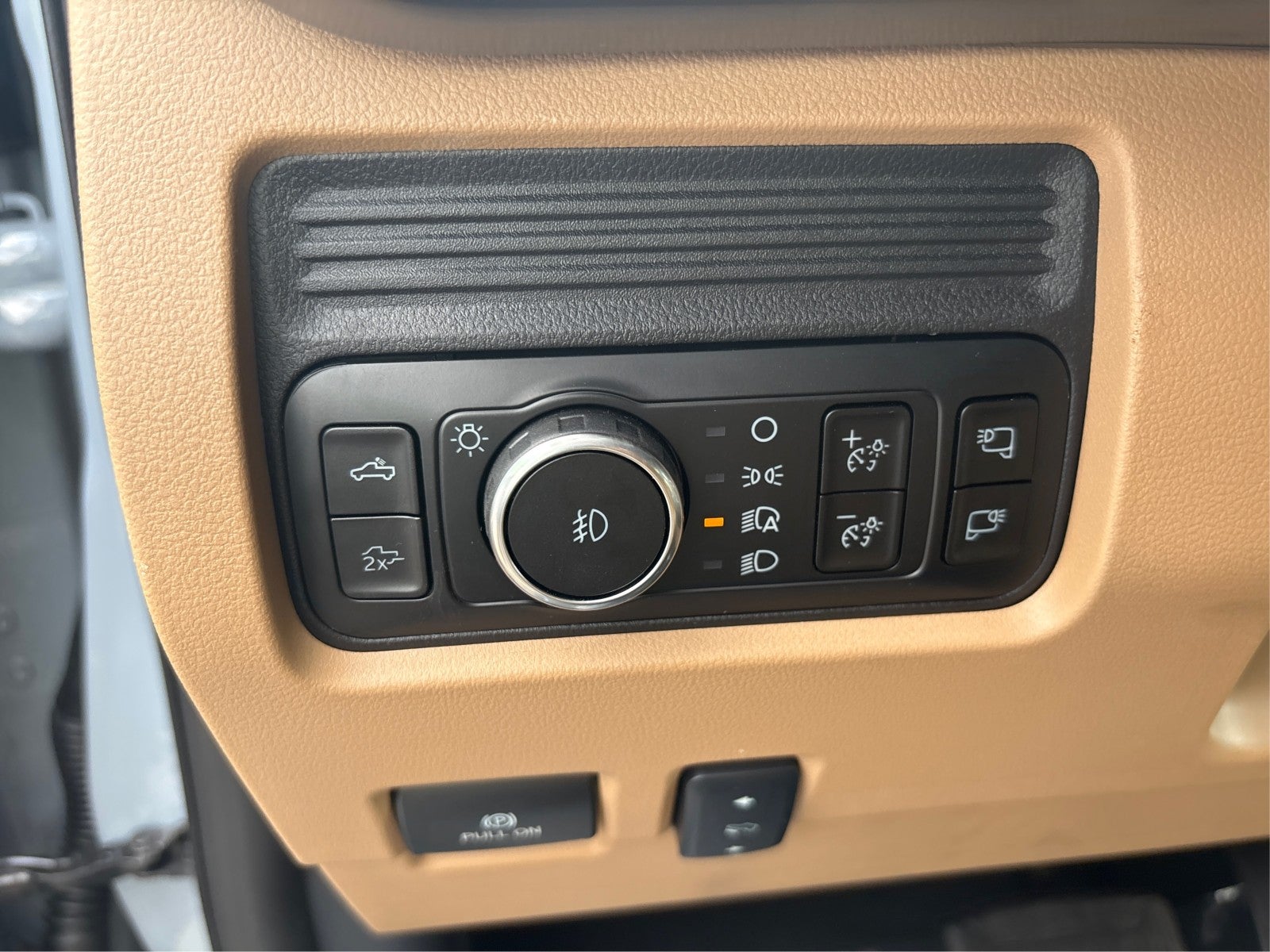 2027 Ford Super Duty F-350 SRW XL