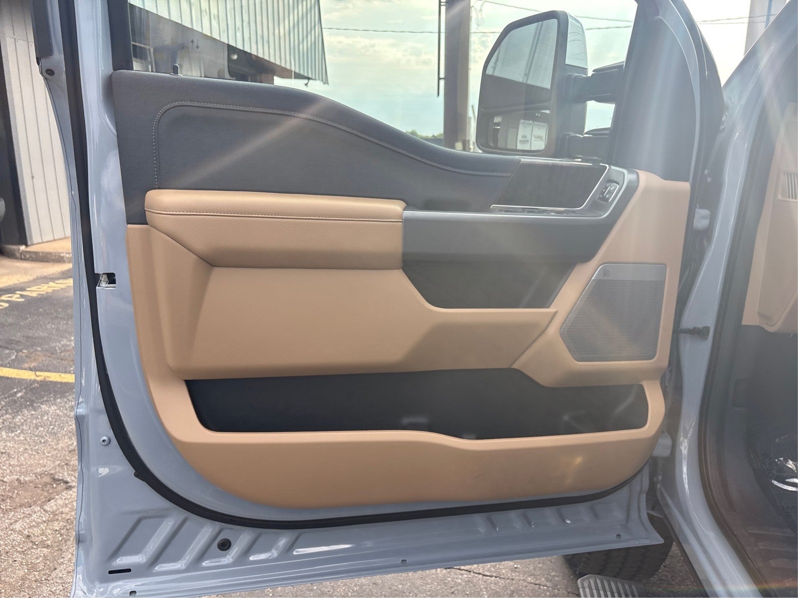 2027 Ford Super Duty F-350 SRW XL