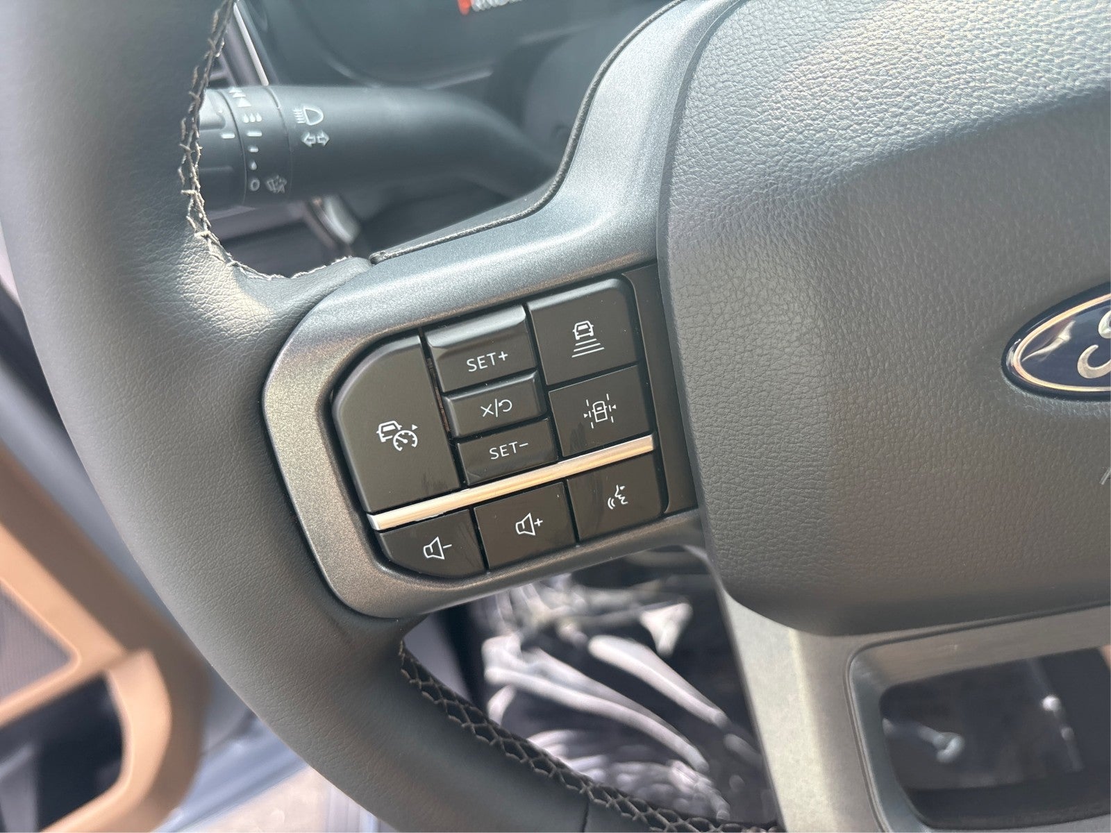 2027 Ford Super Duty F-350 SRW XL