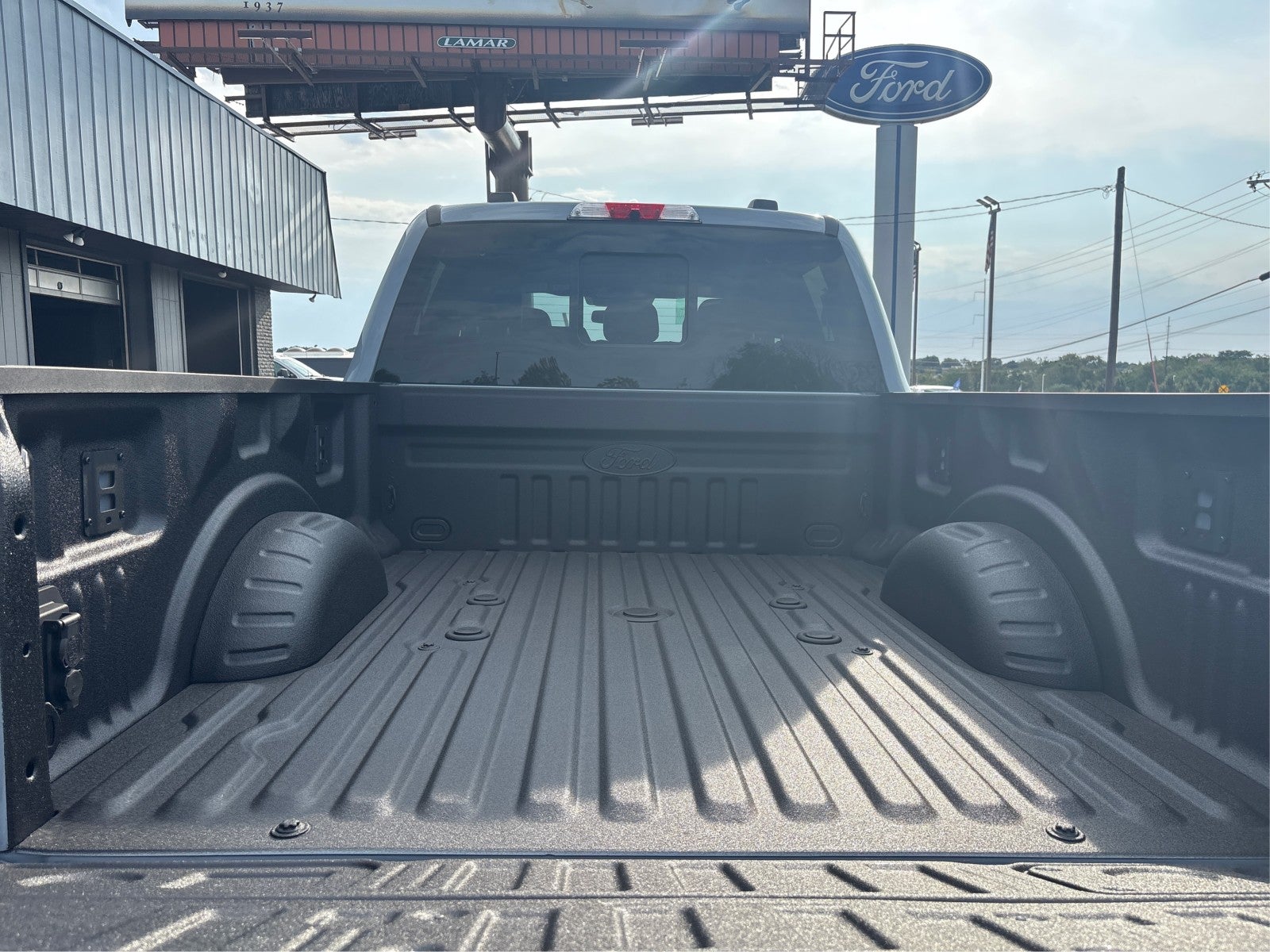 2027 Ford Super Duty F-350 SRW XL