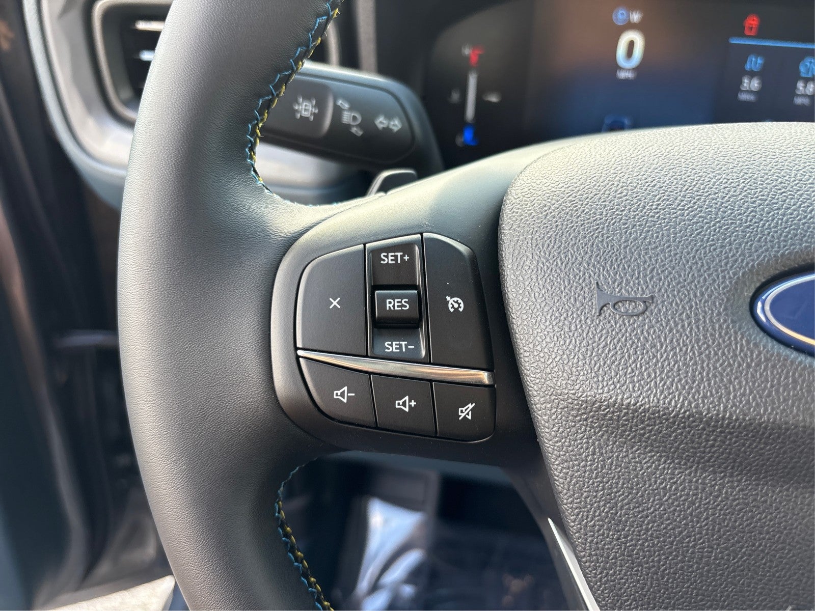 2025 Ford Maverick Lobo Standard