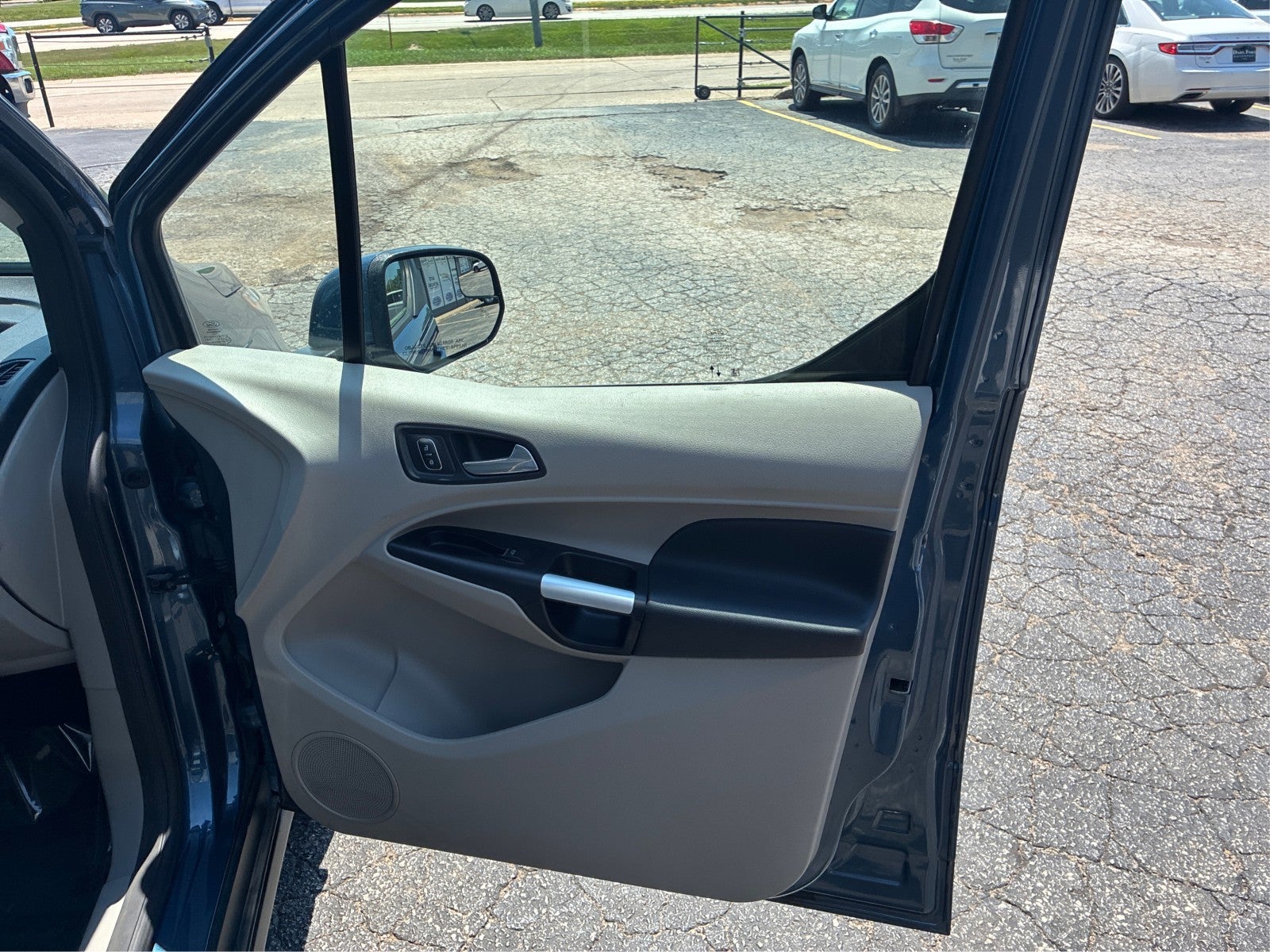 2022 Ford Transit Connect Wagon Titanium