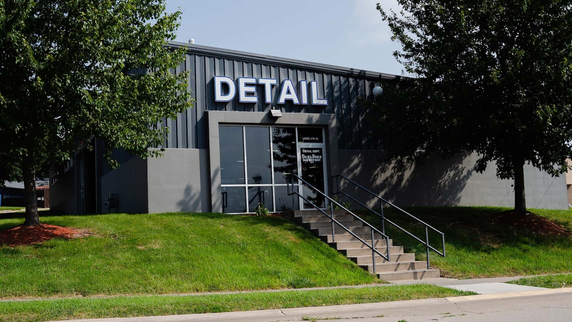 Detail Center Building